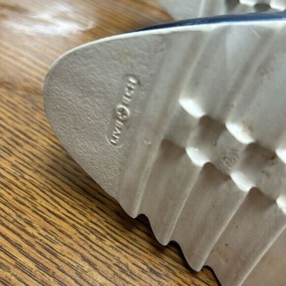 Luxurious Blue Patent Leather Slip-On Loafers With Tassels & Ridged Soles - Wome - Picture 5 of 8